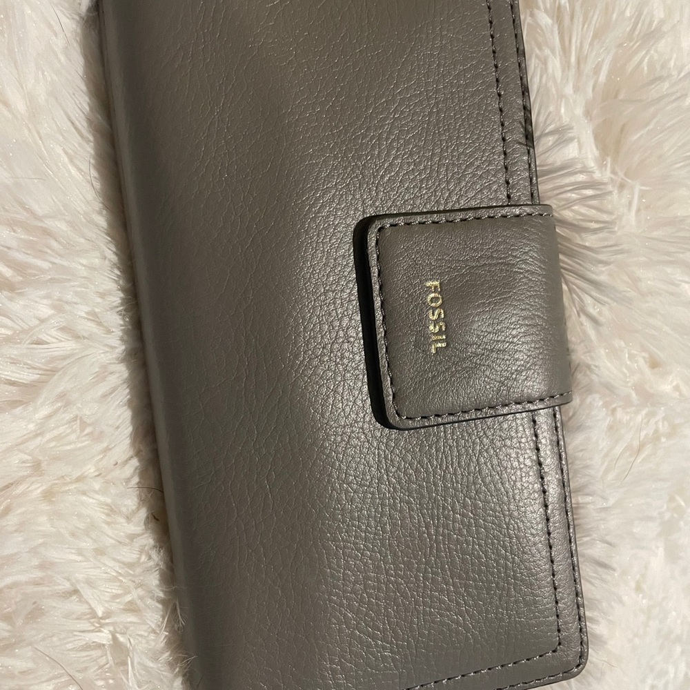 Fossil wallet